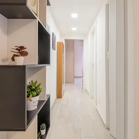 Monte Ceneri, 71 - Modern, Comfortable And Well-connected Apartamento *