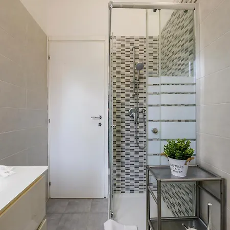 Apartment Monte Ceneri, 71 - Modern, Comfortable And Well-connected *